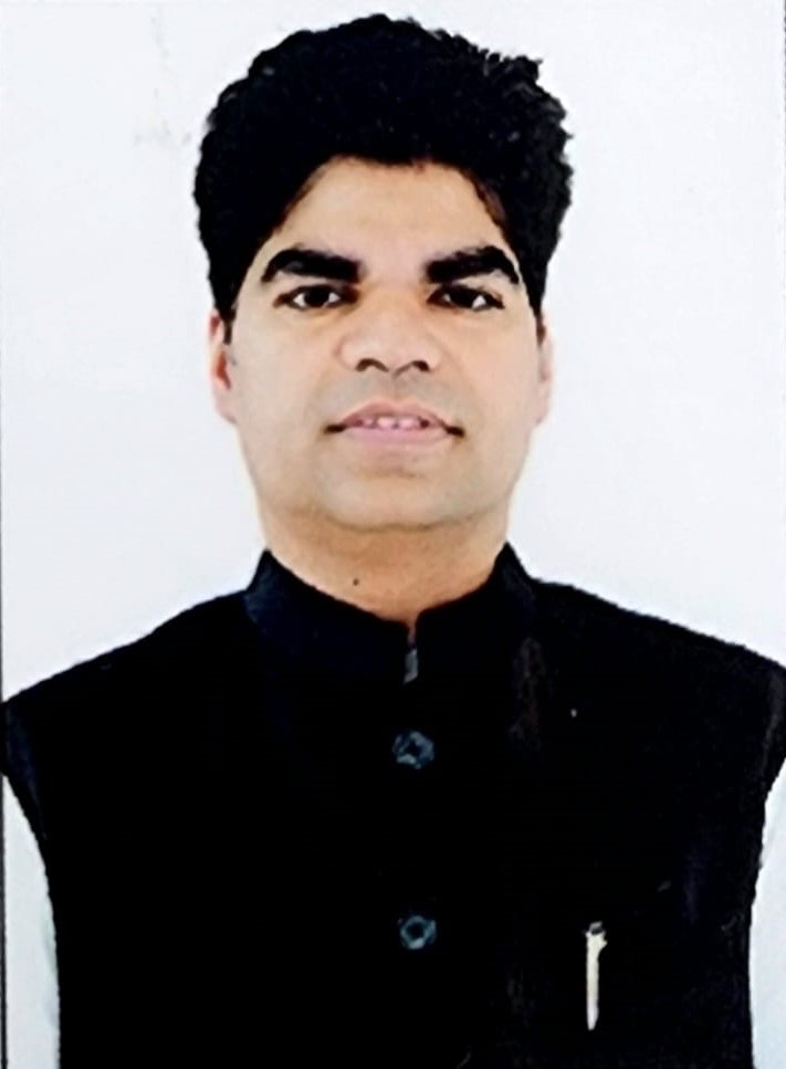 >Shri Akshay Yadav